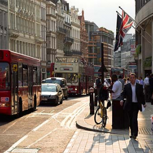 Panorama na ulicę Ludgate Hill w Londyn City